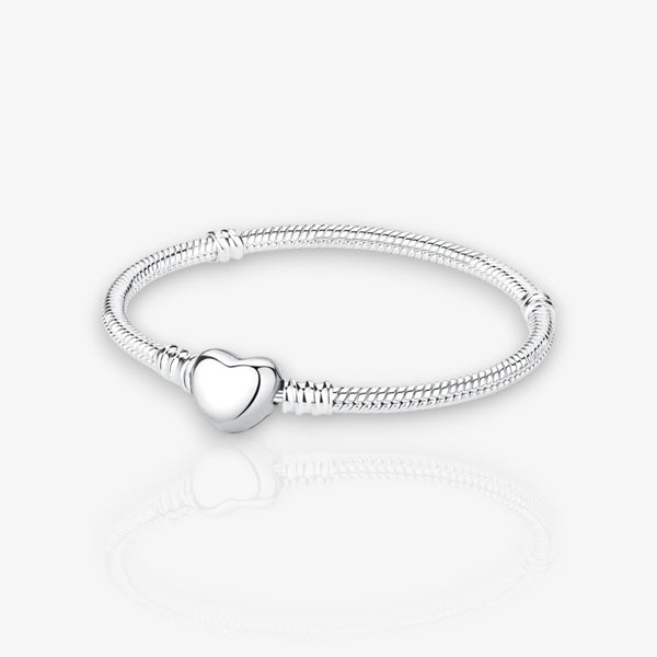 Silver bracelet with heart-shaped clasp